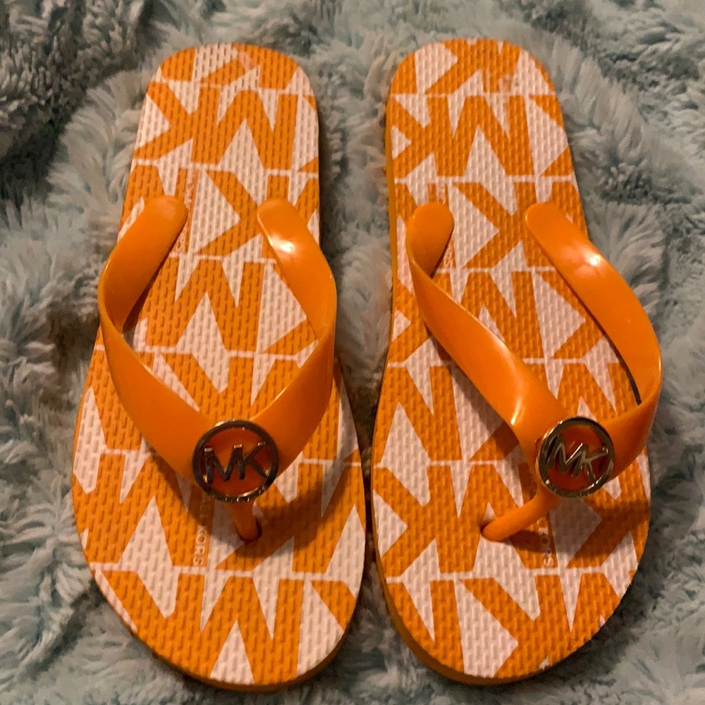 Youth Michael Kors flip-flops, size 2/3. EUC